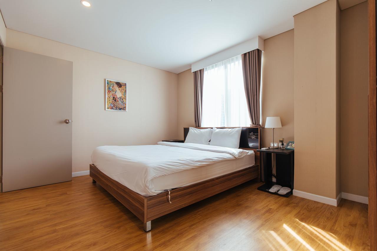 Roomme Hospitality Nang Linchee Branch Bangkok Eksteriør billede
