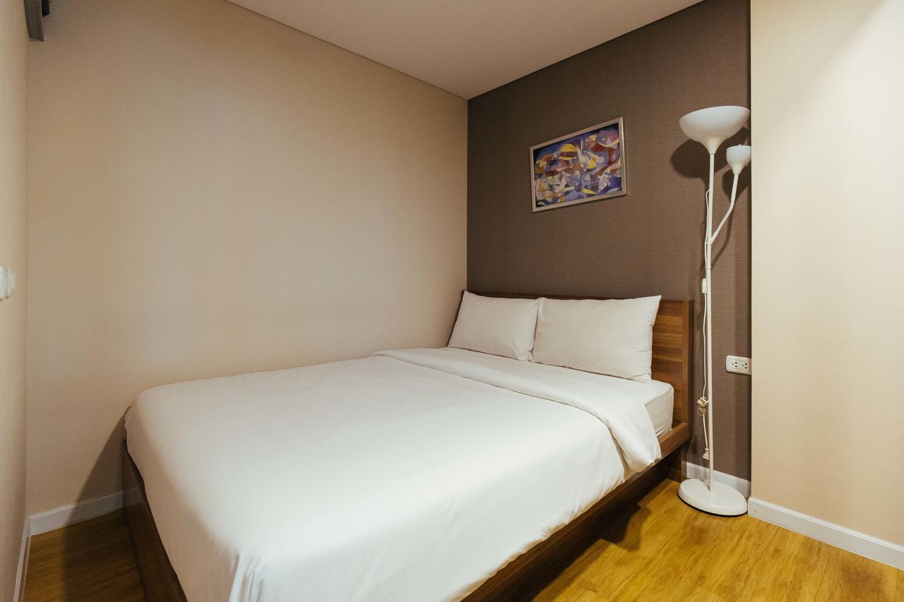 Roomme Hospitality Nang Linchee Branch Bangkok Eksteriør billede